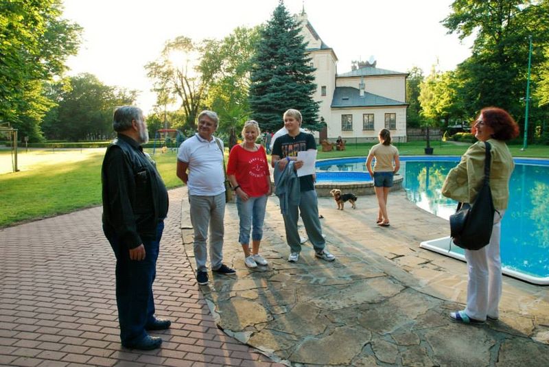Plik:Przed grillem Zjazd 2014 e.jpg