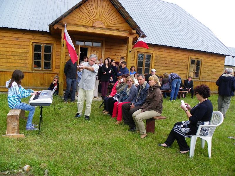 Plik:X Zjazd - rodzina na występie młodej pianistki Oli Wąsowskiej.jpg