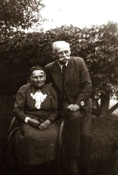 Plik:Kazimierz Boguslawski z matka Teodozja.JPG