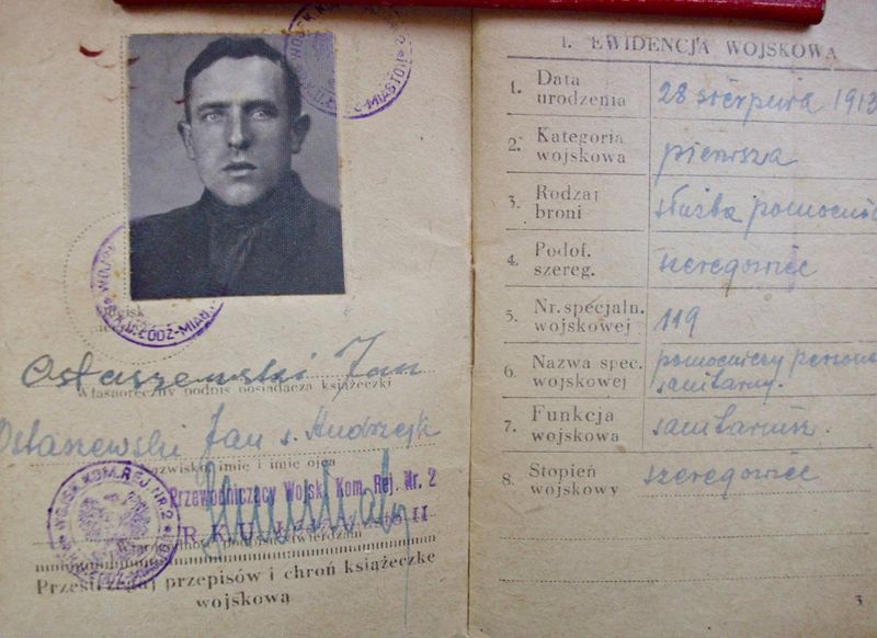 Plik:Ksiazeczka wojskowka.jpg