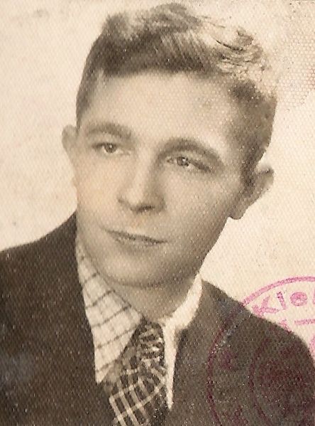 Plik:Adam Starzycki picture.jpg