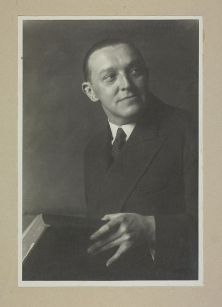 Plik:Stanislaw Ostoja-Chrostowski BN 1930.jpg