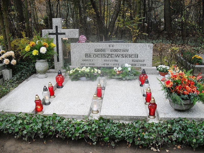 Plik:Grób rodziny Błociszewskich.jpg